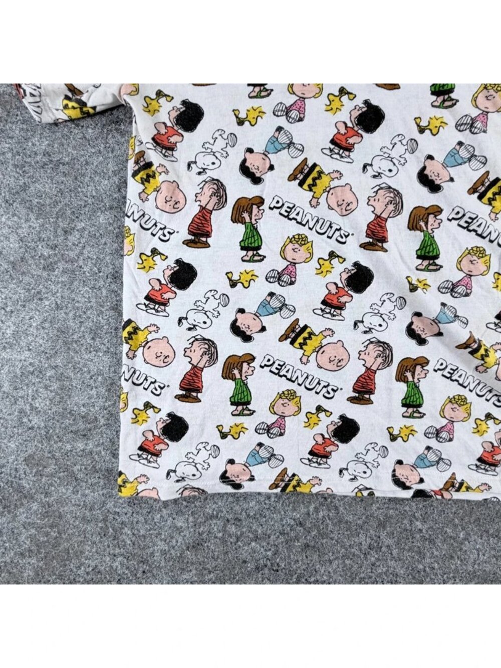 Peanuts Worldwide 2020 T-Shirt Kids M 7-9 White All Over Print Peanuts Character - Picture 9 of 16